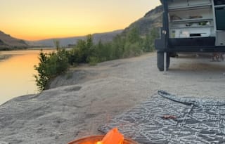 Basecamp Beast – Off-Road Luxury, rooftop vibes