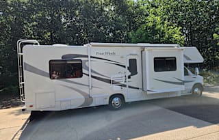 2007 Four Winds 500 29R - With Renovated Interior