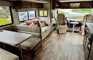 Very Clean - Class A Motorhome - 30'