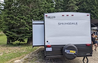 2021 Keystone travel trailer pet friendly