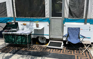 “Poppy” the vintage 90’s Pop-Up Camper