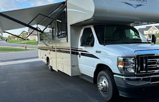 2021 Family Friendly Coachmen Leprechaun