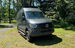 2023 Winnebago Revel 44E 4X4