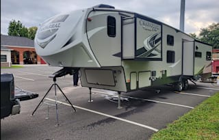 WHY CAMP, WHEN YOU CAN GLAMP?!