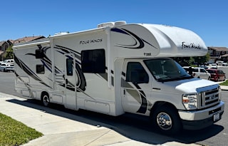 2022 THOR FOUR WINDS 30D