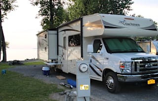 2016 Coachmen freelander 32bh