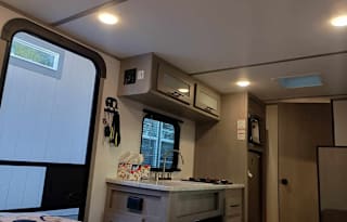 2024 Dutchmen RV Coleman Lantern LT Series 17B