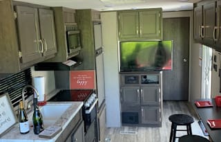 Spacious 2021 Jayco Jay Flight SLX 265RLS!