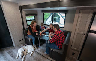 Pet friendly 2021 Starcraft Super Lite 241BH