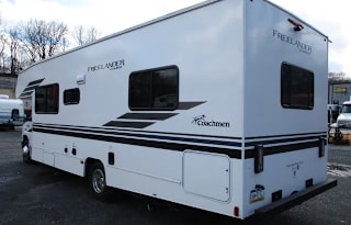 29′ 2022 Coachmen Freelander 27QB