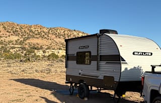Adventure-Ready RV – Bunk, Queen, 12V Fridge