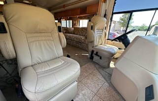 2005 Winnebago Journey 36M