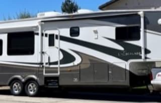 John's 38' OFF GRID SOLAR Fifth Wheel