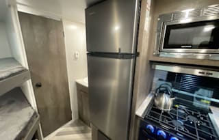 2022 Family Bunkhouse **Sleeps 9**