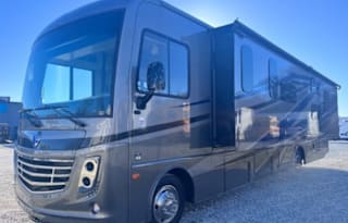 Luxury RV Adventure: Rent the Eclipse 34J Class A!