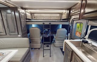 Luxury 2022 Georgetown GT7 RV