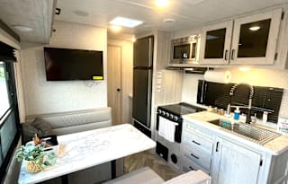 2022 EAST TO WEST Della Terra 250BH