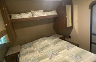 2017 Dutchmen RV Coleman Lantern Series 285 BH