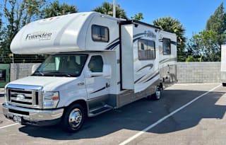 2015 Forest River Forester - Kid and pet friendly!