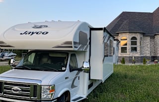 Great Family Getaway w/ Slide-Out.