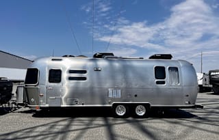 Airstream 28 Safari Totally Remobeled