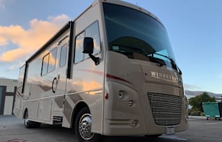 2017 Winnebago Sunstar 29VE