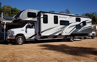 NEW Fully Equipped Quantum Bunkhouse With Solar!