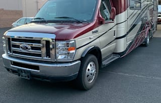 2016 Coachmen RV Concord 300TS Ford pet friendly and Kid approved camper rental
