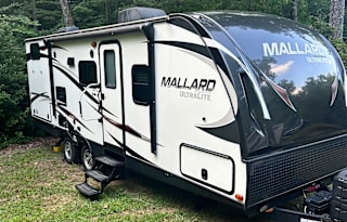 Mallard M245 - Bunks, Sleeps 5-7, Delivery Avail