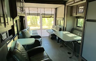 Heartland Stryker Travel Trailer/Toyhauler