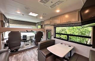 Brand New 2023 Thor Windsport 29M