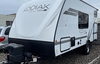 NEW Dutchman Kodiak Cub 175BH (Never rented)