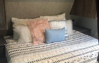 Modern Bunkhouse Trailer in Scenic Southern Utah