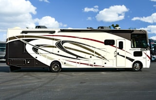 2019 Thor Motor Coach Hurricane 35M