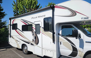 Majestic Spirit-6 seater premium audio unlimited