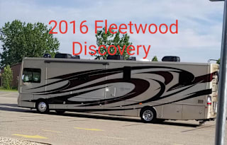 2016 Fleetwood Discovery (NEW RATES!!!)