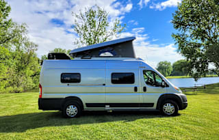 New 2022 Winnebago Solis 59PX - Seats 4, Sleeps 6