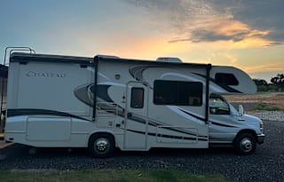 "The Chitty" 2015 Thor Chateau