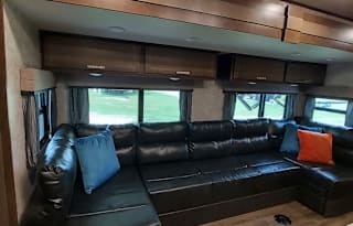 2019 Highland Ridge TWO Bath Sleeps 10