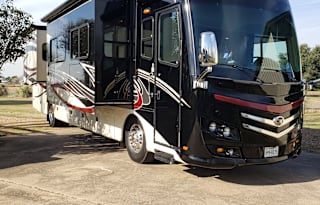 2013 Monaco Knight 40 DFT  "MONTY"