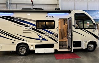 Crazy Easy to Drive!!! Short Class A!