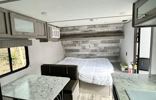 Lightweight, Pet-Friendly Bunkhouse Camper Rental