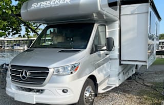 Rolling Retreats 2023 Mercedes Class C Motorhome