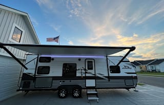 Top-Notch 2023 RV: Fully Stocked & Ready for You!