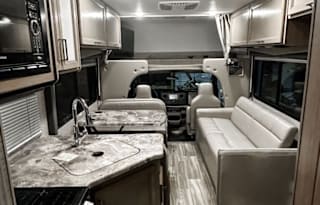 Thor Four Winds Motor Coach 28