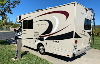 2020 Coachmen - Great on Gas V6 - Easy to drive
