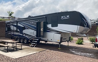 2014 Forest River RV XLR Thunderbolt 415AMP