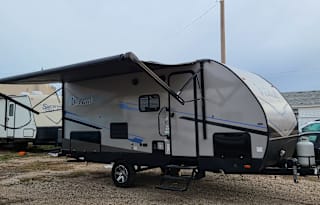 2022 PET FRIENDLY Wildcat 182DBX