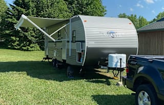 2019 Shasta Oasis 26BH- sleeps 8! Great shape, lots of fun!