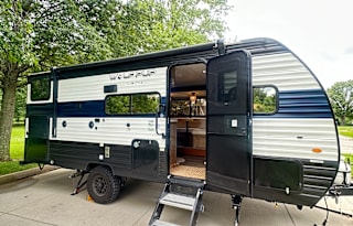 Boho Cozy RV - 2024 Wolf Pup